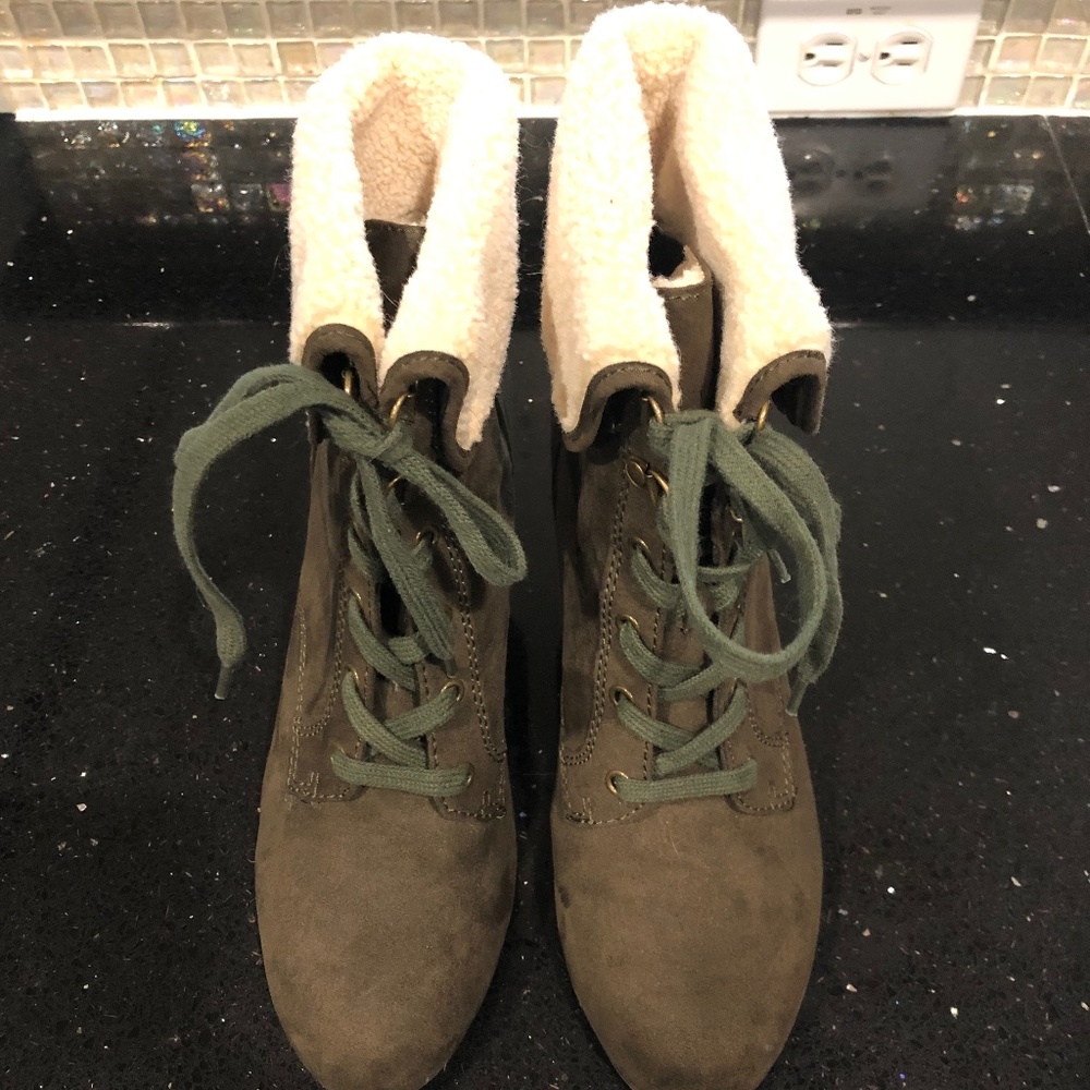 Olive Green Wedge Ankle Boot Women’s US Size 8